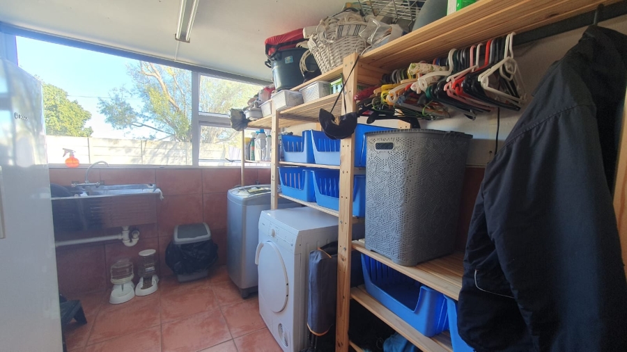 4 Bedroom Property for Sale in Stompneus Bay Western Cape